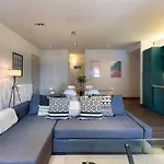 Montcler Moderne Et Spacieux Trois Ch Hypercentre Avec Vue *