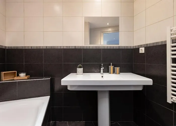 Montcler Moderne Et Spacieux Trois Ch Hypercentre Avec Vue * شامونكس